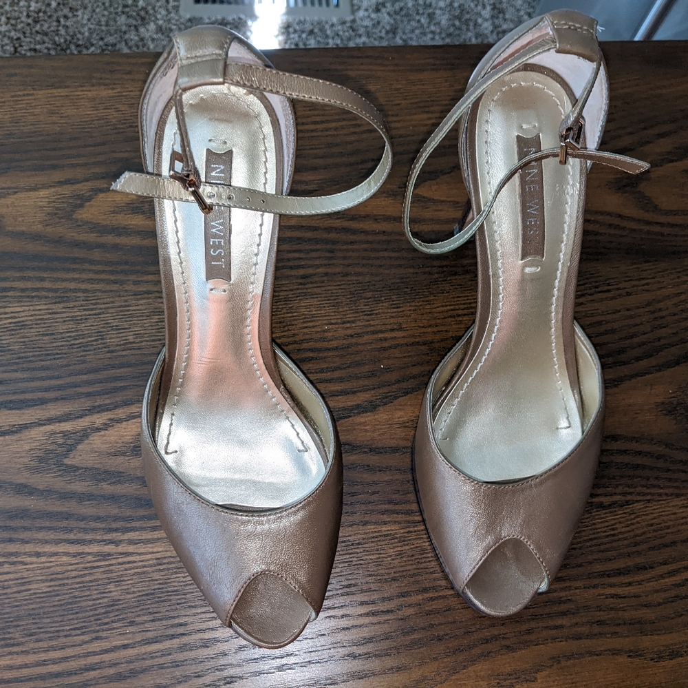 Nine West peep toe heels 7.5M